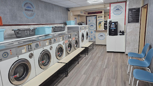 Gregorys Laundry - Visual