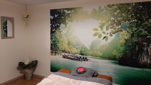 Tina Traditionelle Thai Massage & Schmerzbefreiung - Thumbnail