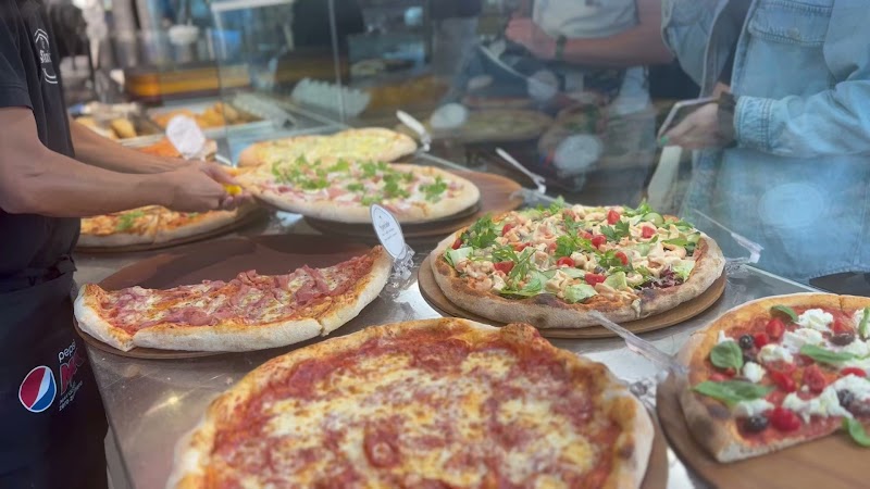 Sfizio Pizzeria — photo 14