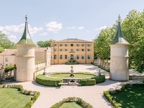 Château de Fonscolombe by null