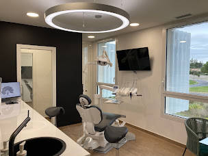 Photo n°18 de Cabinet dentaire de la Pépinière | Dr Kannengiesser, Dr Pierre, Dr Viguier & Dr Fladin à Saint-Brès (Prosthodontiste)