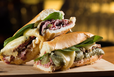 Vizinho Gastrobar by null