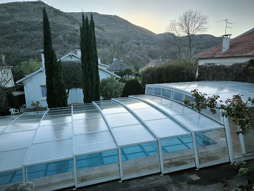Photo de Pergolabri : Réparation Abris de piscine - Rénovation & Entretien Abris de piscine - Recyclage Abris de piscine à Laruscade (33620)