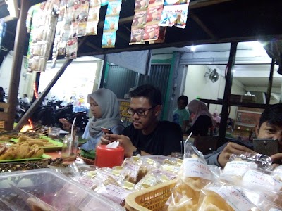 Photos of Indomaret Kedungmundu Raya A-B
