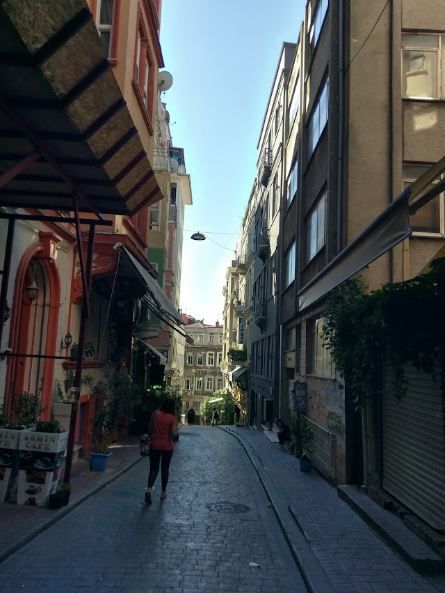 Ada Home's Apart Hotel