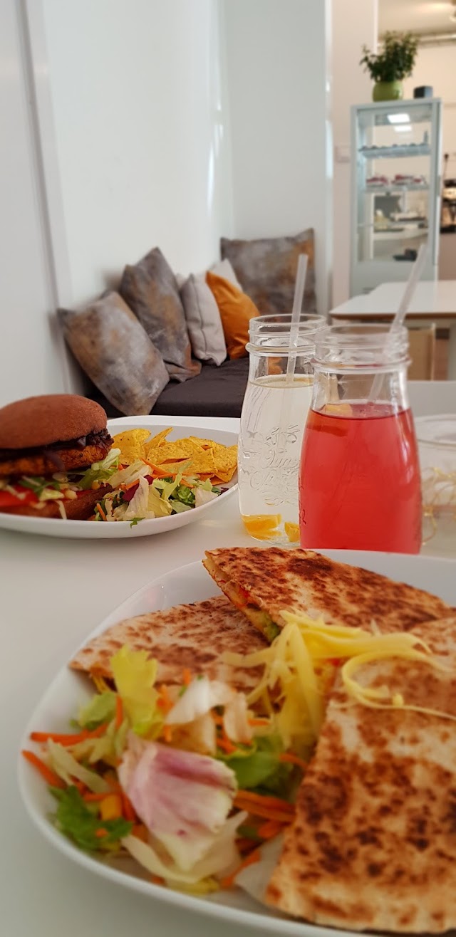 Deli's Vegán Bistro