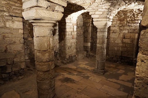Crypte Saint-Avit