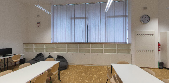 Recenzije XII. gimnazija u Zagreb - Škola