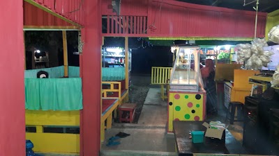 Photos of Waroeng Emi