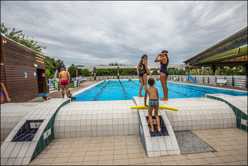 Photo de Piscine d'été à Saint-Hilaire-de-Villefranche (17770)