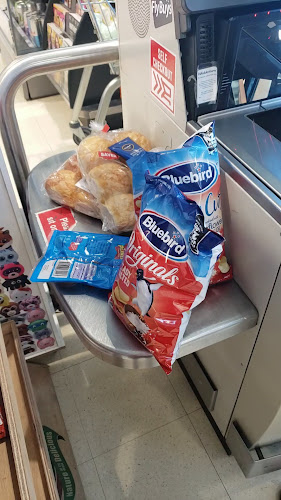 Reviews of New World Browns Bay in Auckland - Supermarket