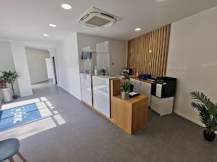 Photo n°2 de Dentiste Aubagne Centre dentaire So Clinic - Orthodontie - Implant dentaire - Urgence à Aubagne (Service de blanchiment des dents)