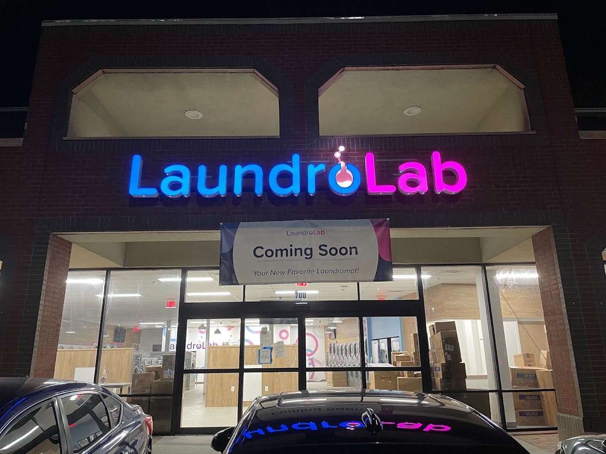 LaundroLab Laundromat storefront and entrance in Charlotte
