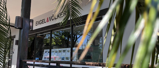 CYNTHIA DESLAURIERS - ENGEL & VÖLKERS