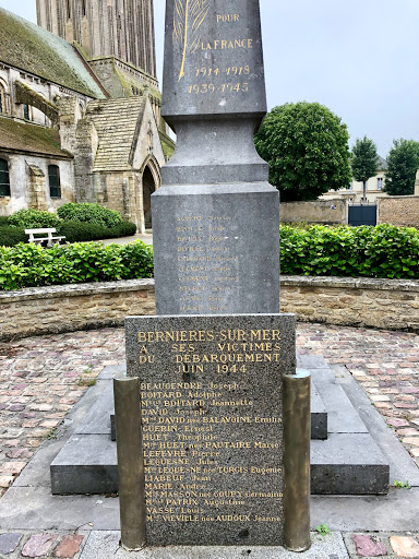 Monument aux Morts de Bernières sur Mer - Thumbnail