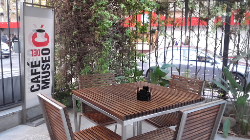 Cafe Del Museo