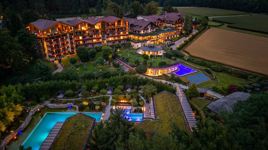 LEOs by Stephan Brandl by null