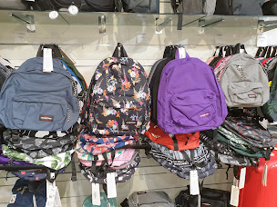 Photo n°5 de Victoria à Quetigny (Magasin de maroquinerie)