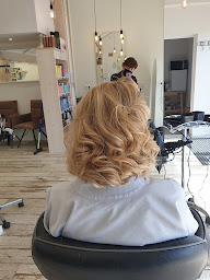 Photo n°4 de L'atelier d'Amandine à Hourtin (Salon de coiffure)