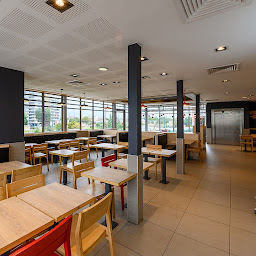 Photo n°60 de KFC BOBIGNY à Bobigny (Restaurant de hamburgers)