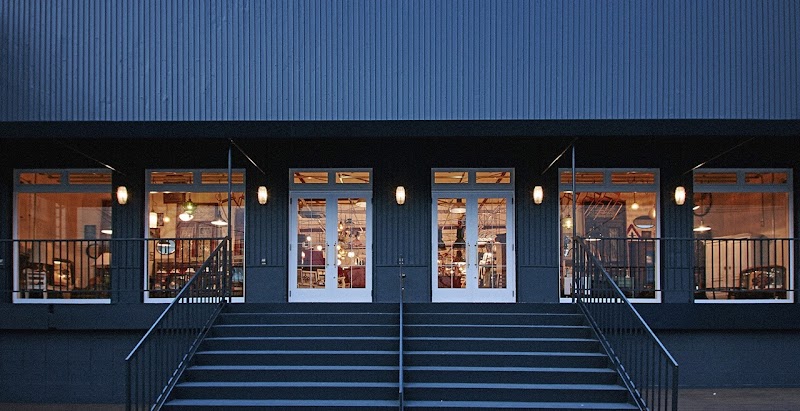 70B SHOWROOM & WAREHOUSE