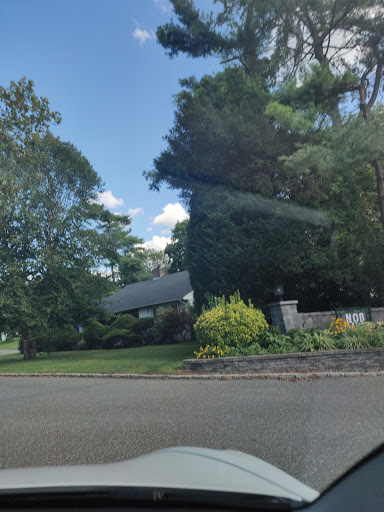 Glen Cove Rd + Nob Hill Gate Logo