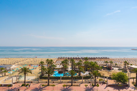 Hotel Europa Giulianova - Beach Village Lungomare Zara, 57, 64021 Giulianova TE, Italia