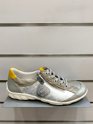 Photo n°4 de SAGONE Chaussures Petites et Grandes Pointures à Paris (Magasin de chaussures)