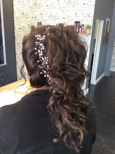 Amanda Louise Hair Studio - Thumbnail