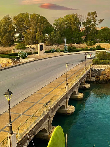 Spanish Gate - Visual