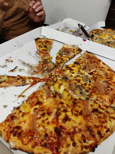 Pollos y pizzas Ortiz