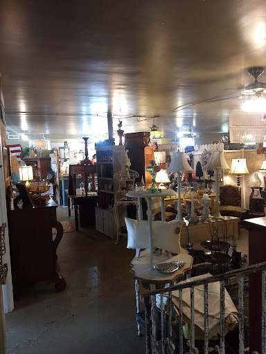 Eight Gates Antiques - Thumbnail