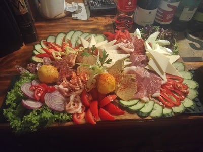 Photos of F&aacute;kly&aacute;s Pince Wine & Grill