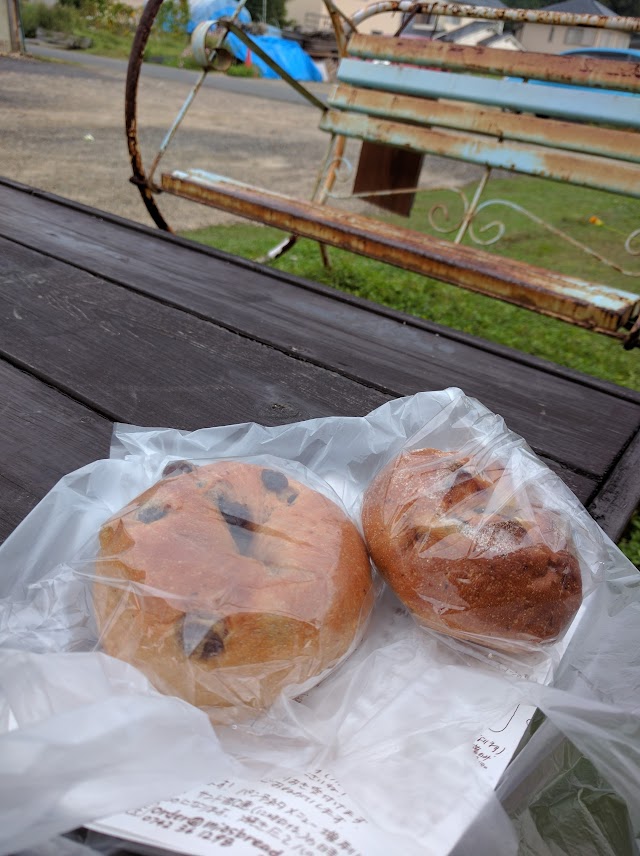 MIA'S BREAD