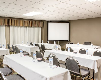 Photos of Comfort Suites Arena