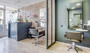 Photo n°23 de Prise de Tête à Dax (Salon de coiffure)