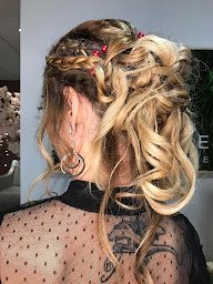 Photo n°5 de Aisance Coiffure à Beaufort-en-Anjou (Salon de coiffure)