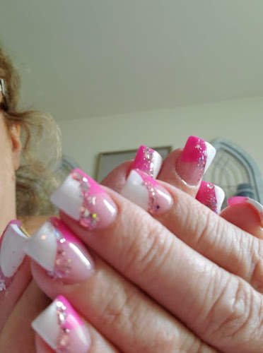 Angel Nails interior view