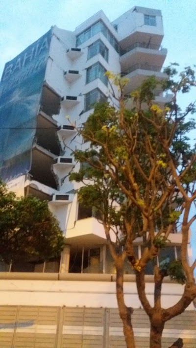 Photos of Manuel Nev&aacute;rez Park