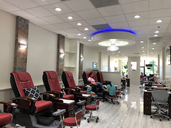 Fancy Nails interior view