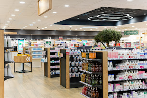 Photo n°14 de Pharmacie de l'Escale Blanche - Hello Pharmacie Romans - Orthopédie - Micronutrition - Aromathérapie à Romans-sur-Isère (Magasin de fauteuils roulants)
