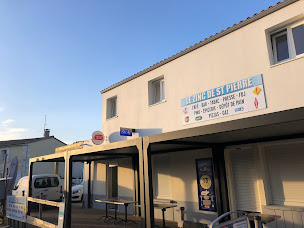 Photo n°2 de Le Zinc de St Pierre à Saint-Laurent-de-la-Prée (Marchand de journaux)