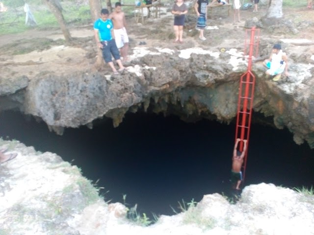 Cabagnow Cave Pool