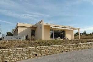 Photo n°1 de Clinique Vétérinaire de la Cigale. Dr Leriverend - Dr Molko. à Barjac (Vétérinaire)