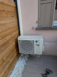 Photo n°1 de Arch Père Et Fils Installation Entretien Dépannage Climatisation Réversible Pompe à Chaleur AIR AIR 78 à Le Vésinet (Entrepreneur spécialisé dans les systèmes de CVC)