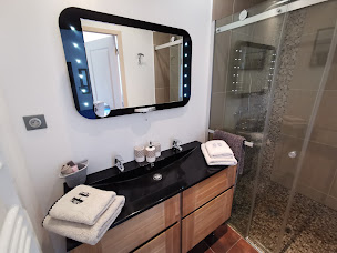 Photo n°2 de Le Mas Des Loges à Chambonas (Hébergement d'intérieur)