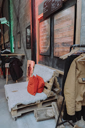 Photo n°1 de L'hache prise à Lesquin (Attraction touristique)