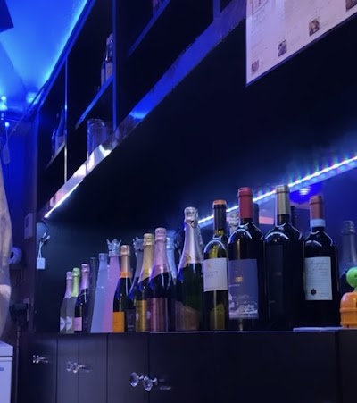 ガールズバーXO