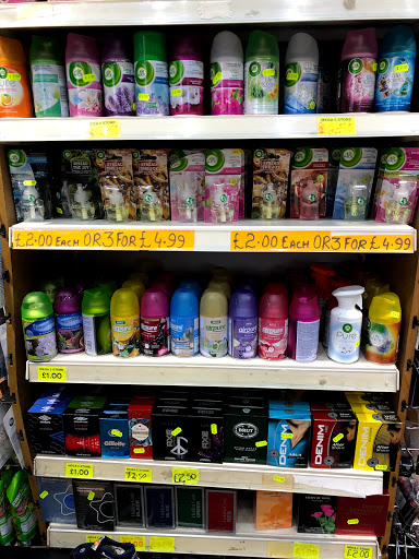 Mega Pound Store - Visual