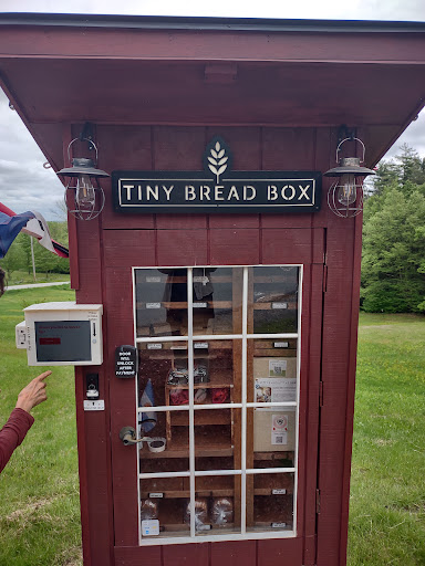 Tiny Bread Box - Visual